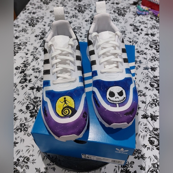 Cuastom addidas with Jack skellington - Picture 1 of 4